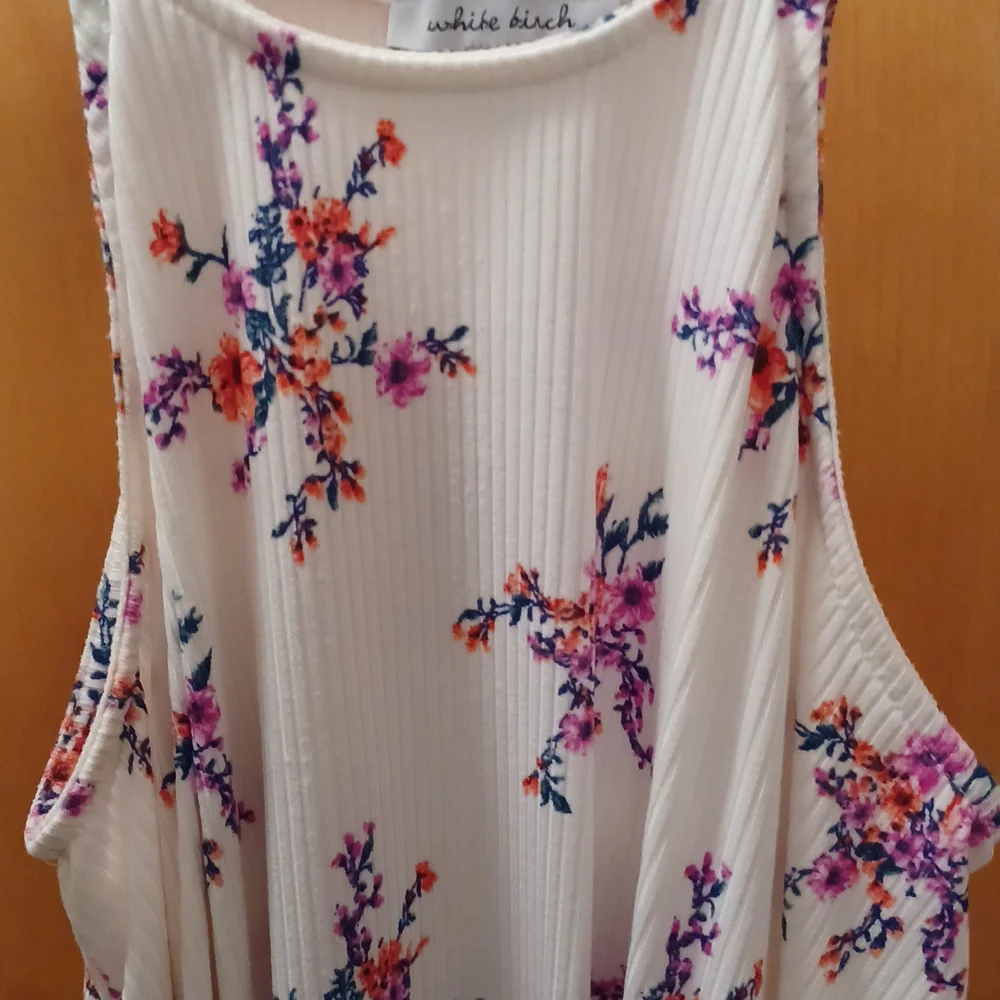 Tank top - Picture 2 of 3